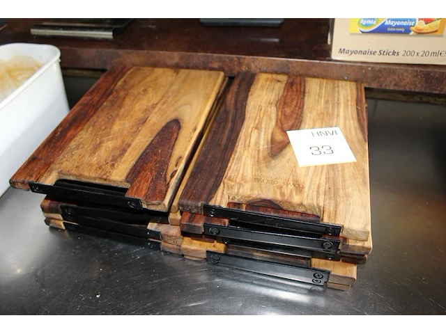 Twaalf serveerplanken bowls & dishes met afmeting 30 x 20 cm. - afbeelding 1 van  2
