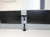 Twee 27 inch monitoren lg aan verstelbare bureaustandaard. - afbeelding 1 van  2
