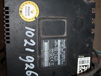 Twee accuschroefmachine body's makita met acculader in box. - afbeelding 2 van  4