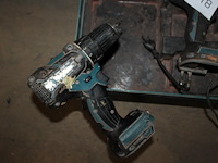 Twee accuschroefmachine body's makita met acculader in box. - afbeelding 4 van  4