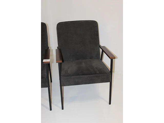 Twee antraciet gestoffeerde fauteuils wood . afmeting 65 x 65 x 90 cm. - afbeelding 3 van  4