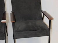 Twee antraciet gestoffeerde fauteuils wood . afmeting 65 x 65 x 90 cm. - afbeelding 3 van  4