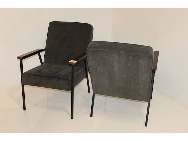 Twee antraciet gestoffeerde fauteuils wood . afmeting 65 x 65 x 90 cm. - afbeelding 4 van  4