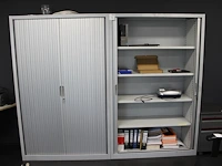 Twee archiefkasten met afmeting 124 x 45 x 196 cm. - afbeelding 1 van  2