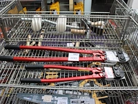 Twee betonscharen hit s bc900 en bc60 . excl. draadmand - afbeelding 1 van  2