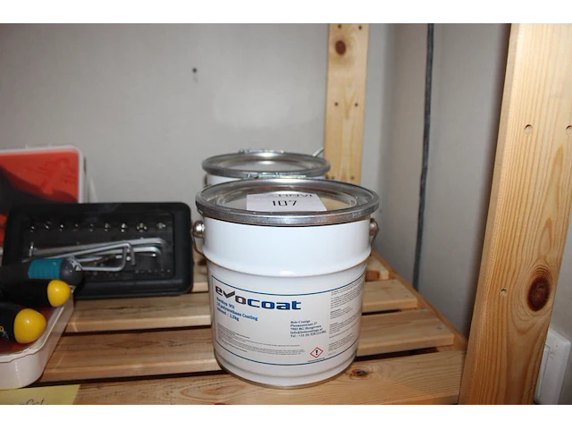 Twee blikken 1k polyuretaancoating evocoat hardtopwit a 2,5 kg. - afbeelding 1 van  2