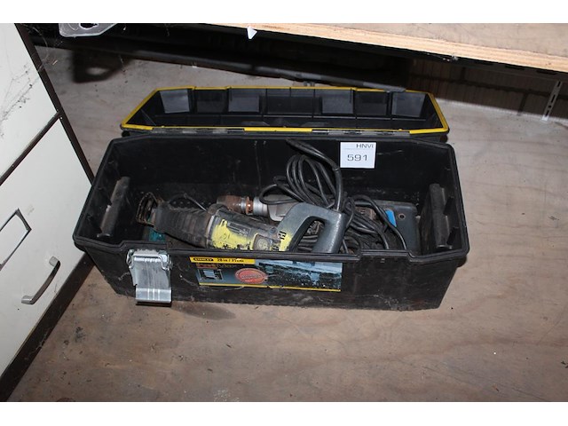 Twee boormachines en reciprozaag in koffer. - afbeelding 1 van  2