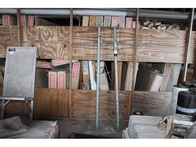 Twee bouwstempels. - afbeelding 1 van  2