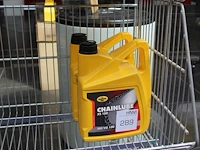 Twee cans kettingzaag olie kroon oil chainlube xs100 a 5l. excl. draadmand - afbeelding 1 van  2