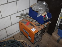 Twee compressors kaeser met diverse luchtslangen. werking onbekend. - afbeelding 1 van  2