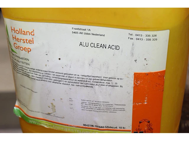 Twee deels aangebroken cans alu clean acid. - afbeelding 2 van  2
