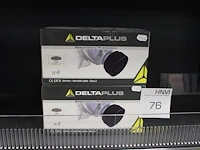 Twee dozen met gasfilterbussen deltaplus m9000 p3 - afbeelding 1 van  2