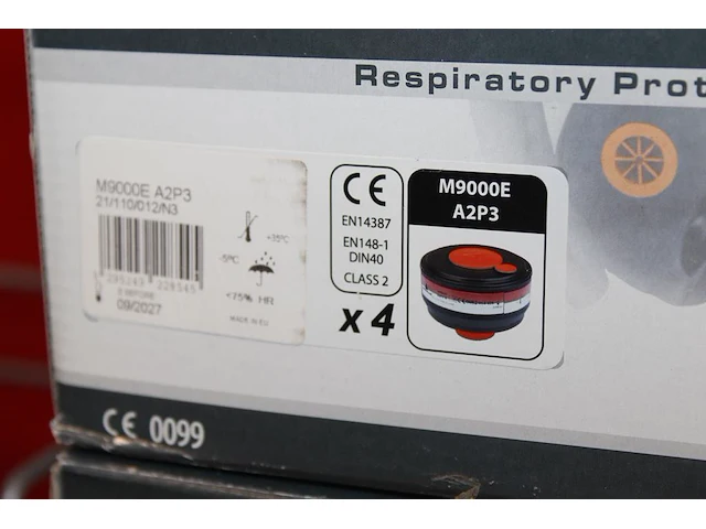 Twee dozen met gasfilterbussen deltaplus m9000e a2p3 - afbeelding 2 van  2
