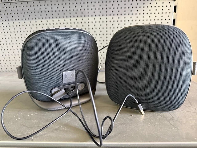 Twee draadloze speakers rebel - afbeelding 2 van  2