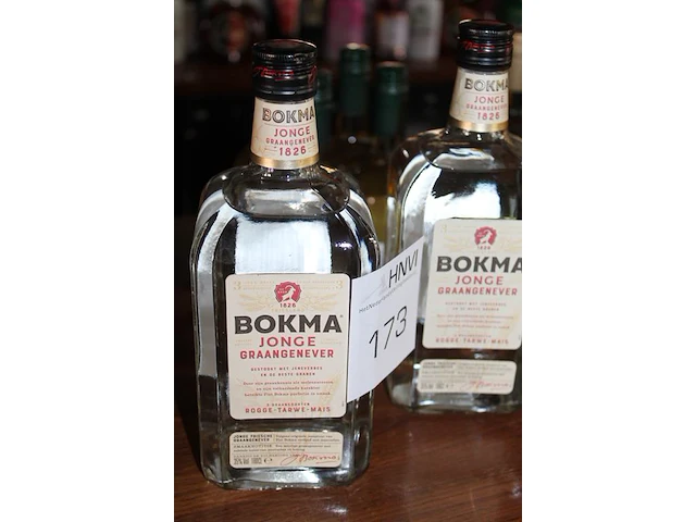 Twee flessen jonge jenever. - afbeelding 2 van  2