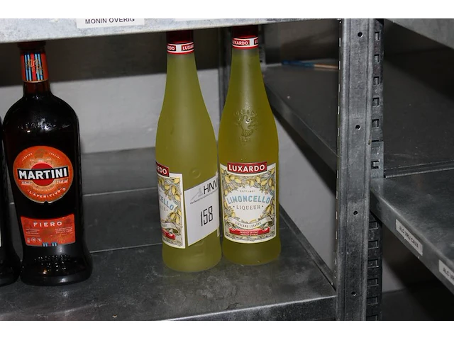 Twee flessen limoncello luxardo. - afbeelding 1 van  1