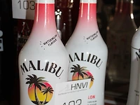 Twee flessen malibu watermelon. - afbeelding 2 van  2