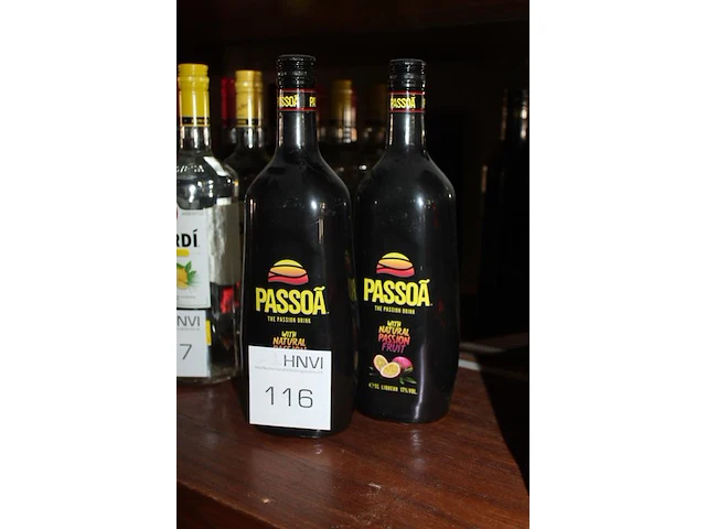 Twee flessen passoa. - afbeelding 2 van  2