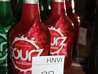 Twee flessen sourz red berry. - afbeelding 2 van  2