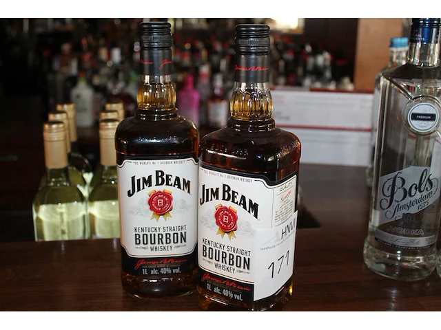 Twee flessen whisky jim beam. - afbeelding 1 van  2