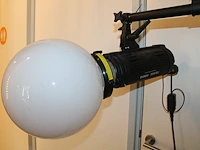 Twee flitslampen mettle 400 q met twee wandbeuglels . exlusief achterwand en groen - afbeelding 4 van  4