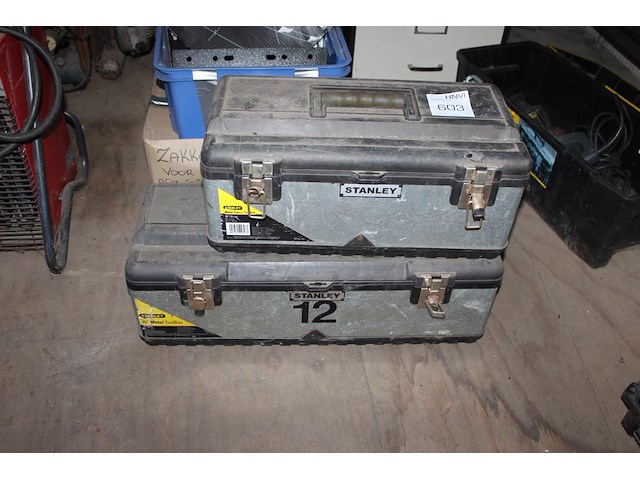 Twee gereedschapskisten stanley. - afbeelding 1 van  4