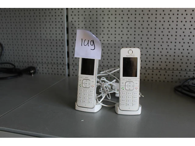 Twee handheld telefoons fritzifon - afbeelding 3 van  3