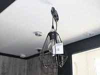 Twee hanglampen met doorsnede 18 cm. - afbeelding 1 van  2