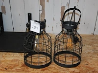 Twee hanglampen met doorsnede 20 cm. - afbeelding 1 van  2