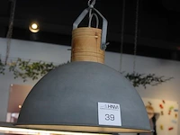 Twee hanglampen met doorsnede 48 cm. let op! lampen hangen aan het plafond en dienen door uzelf verwijderd ... - afbeelding 2 van  2