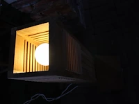 Twee hardhouten tuinlantaarns met verlichting. afmeting 30 x 30 x 100 cm. - afbeelding 3 van  3