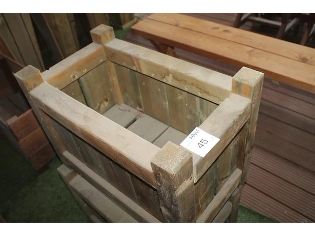 Twee houten bloembakken. afmeting 70 x 41 x 50 cm. - afbeelding 3 van  3