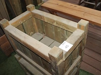 Twee houten bloembakken. afmeting 70 x 41 x 50 cm. - afbeelding 3 van  3