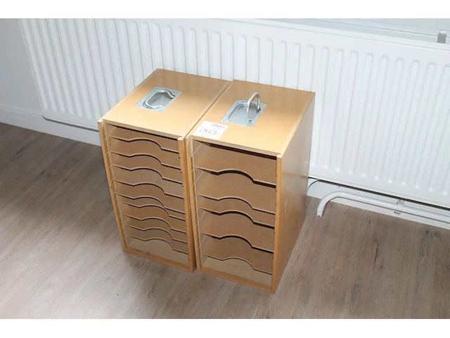 Twee houten postbakken. afmeting 26 x 34 x 50 cm. - afbeelding 1 van  1