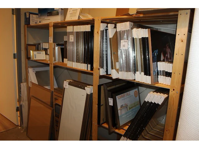 Twee houten stellingen a 230 x 50 x 172 cm. let op! exclusief inhoud en ophalen na 12.00 uur. - afbeelding 1 van  2