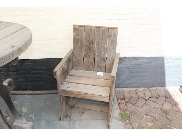 Twee houten stoelen. afmeting 60 x 55 x 96 cm. - afbeelding 1 van  3