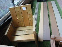 Twee houten stoelen. afmeting 60 x 56 x 98 cm. - afbeelding 1 van  3