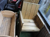 Twee houten stoelen. afmeting 60 x 56 x 98 cm. - afbeelding 3 van  3
