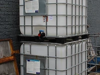 Twee ibc vaten - afbeelding 2 van  2
