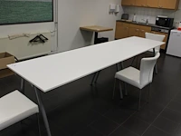 Twee in hoge verstelbare eettafels ikea 160 x 80 cm - afbeelding 1 van  3