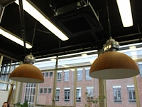 Twee industriële hanglampen met doorsnede 50 cm en hoogte 60 cm. - afbeelding 1 van  3