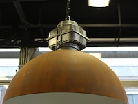 Twee industriële hanglampen met doorsnede 50 cm en hoogte 60 cm. - afbeelding 2 van  3