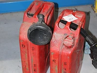 Twee jerrycans 20 liter. - afbeelding 2 van  2