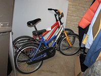 Twee kinderfietsen. - afbeelding 1 van  2