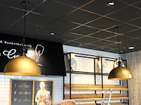 Twee klassieke hanglampen met doorsnede 53 cm. - afbeelding 1 van  3