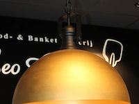 Twee klassieke hanglampen met doorsnede 53 cm. - afbeelding 2 van  3