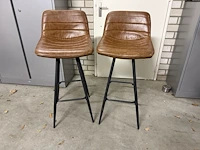 Twee krukken met lederenzitting - afbeelding 1 van  2
