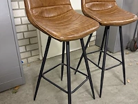 Twee krukken met lederenzitting - afbeelding 2 van  2