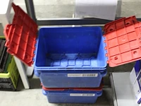 Twee kunststoffen opbergkratten - afbeelding 2 van  2