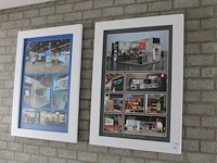 Twee lijsten 80 x 110 cm met beursprints en reclameopdruk. - afbeelding 1 van  1